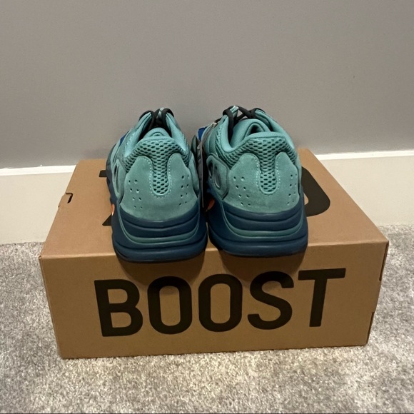Adidas Yeezy Boost Sneakers - Picture 4 of 4
